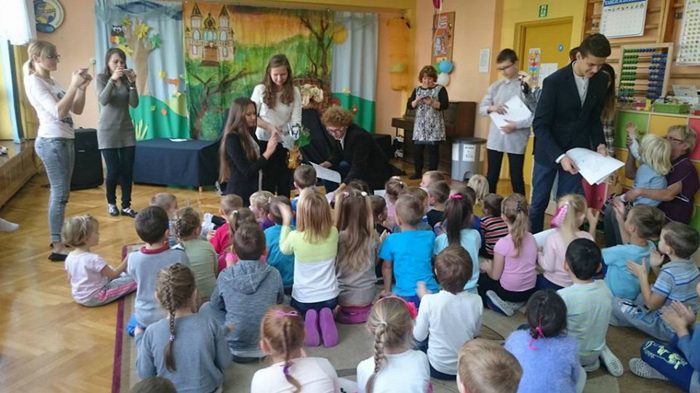 Smok wawelski w przedszkolu (Kopiowanie).jpg Smok wawelski w przedszkolu (Kopiowanie).jpg